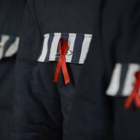 Criticism mounts of decision to reintroduce compulsory HIV testing
